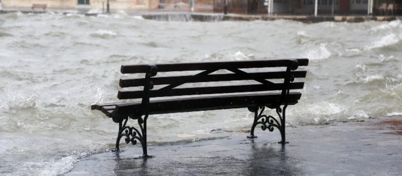 Παγκάκι αξίας 4.550 ευρώ!